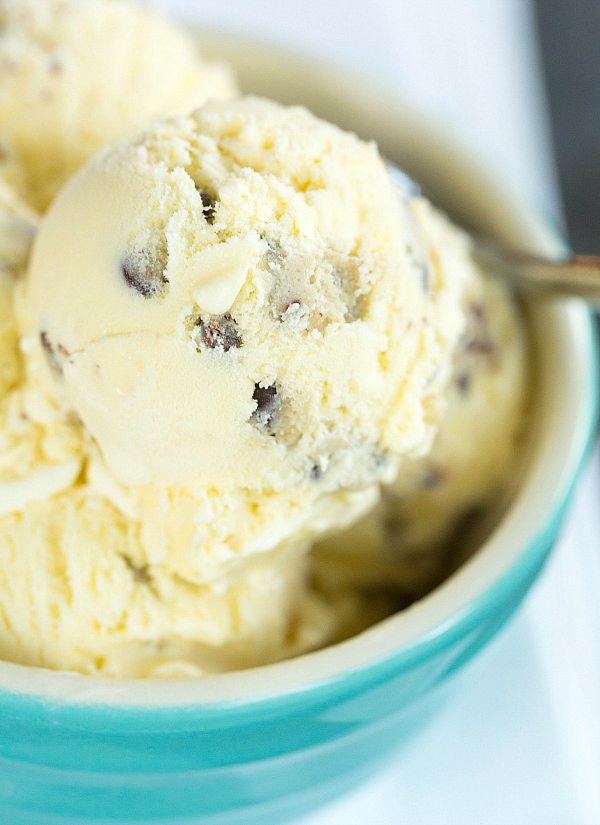 chocolate-chip-cookie-dough-ice-cream-14-600