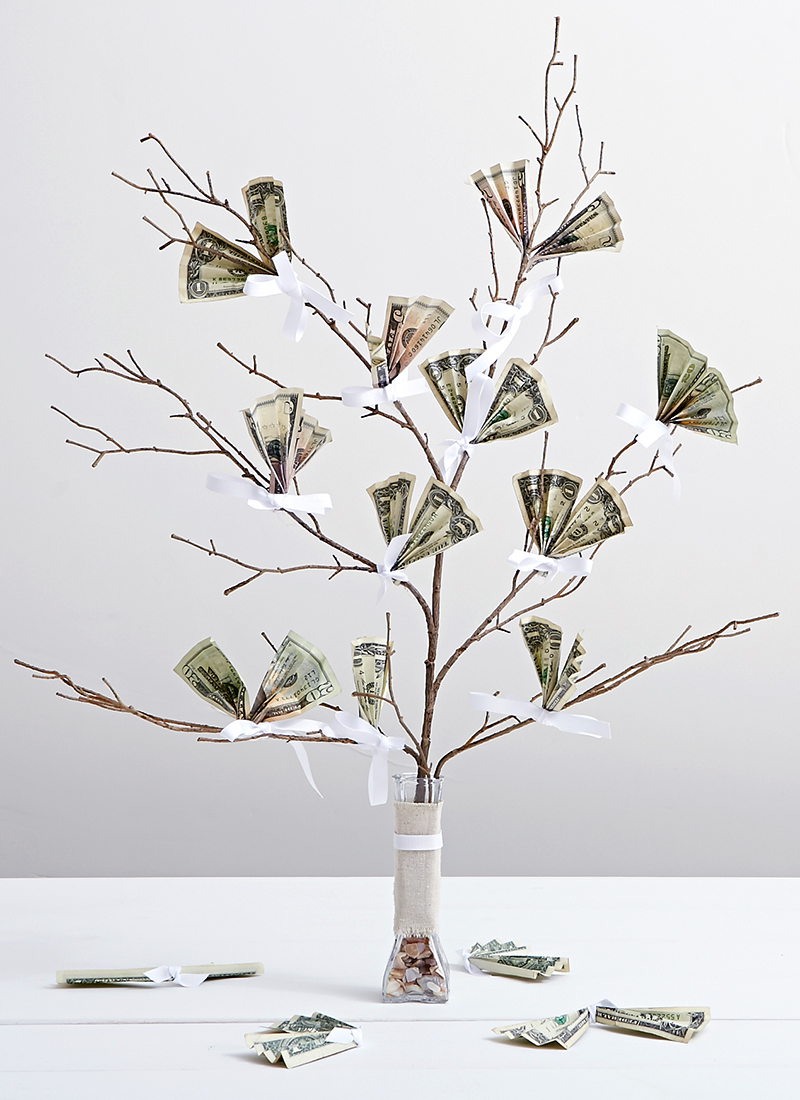 Creative Ways to Gift Cash for a Wedding | Money Tree