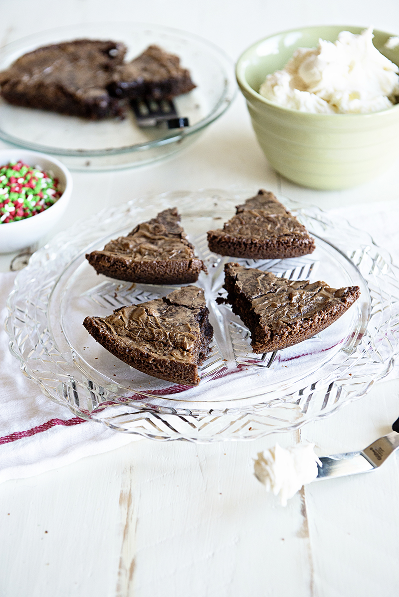 Peppermint Brownie Pie