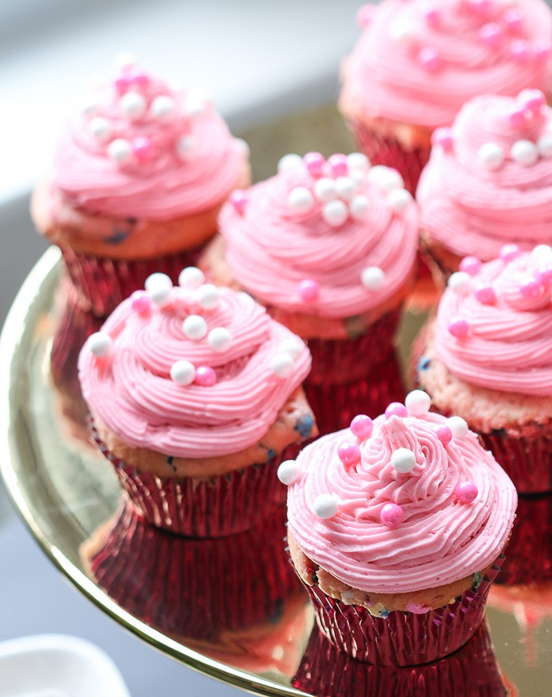 Oscar Party Cupcakes