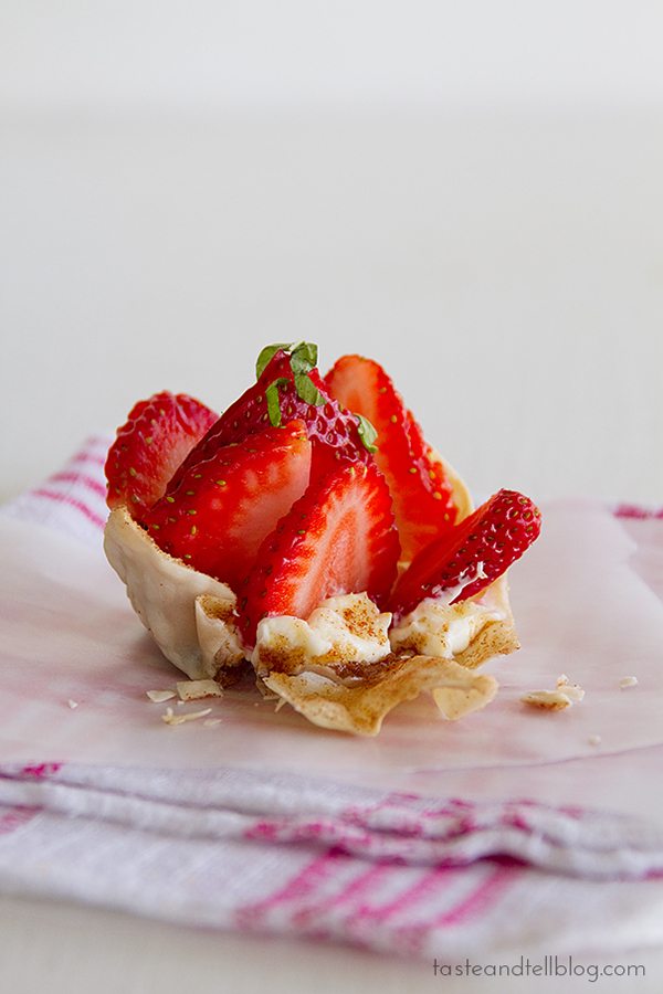 Strawberry Wonton Cups| Taste and Tell