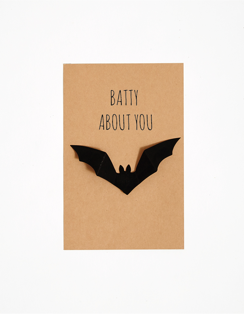 DIY: Hilarious Bat Halloween Card