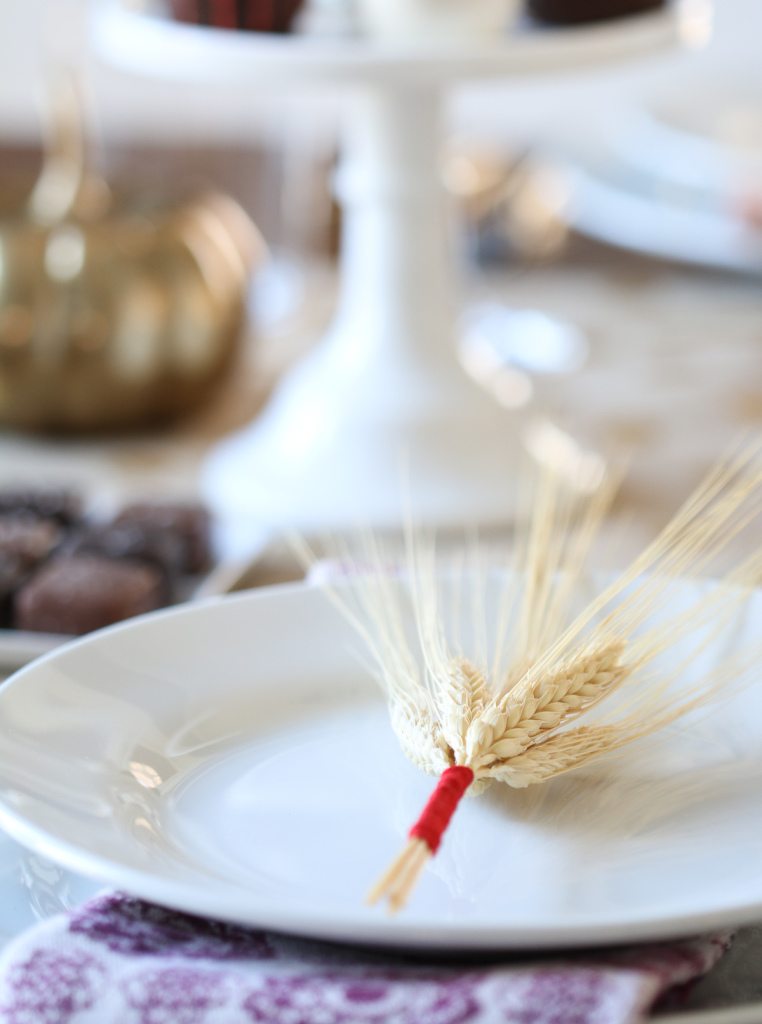 Wrapped wheat bouquet for Thanksgiving table.