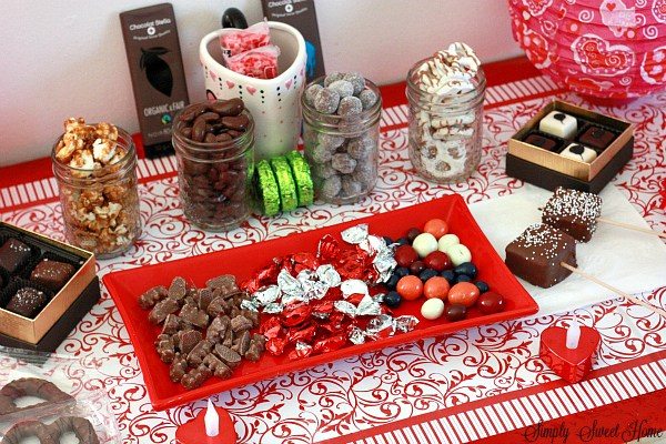 https://www.berries.com/blog/wp content/uploads///Valentines Day chocolate covered oreos marshmallow pops fruit caramel popcorn pretzels on a plate