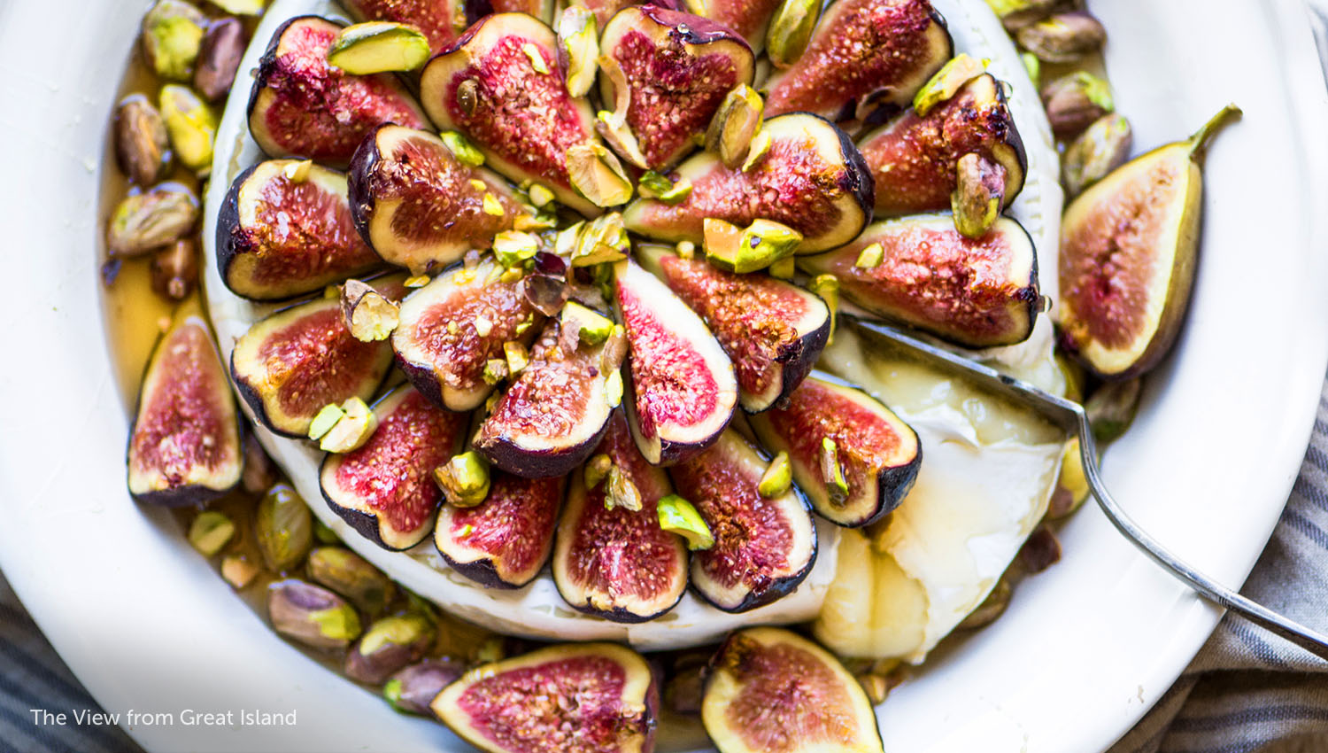 sb-50-thanksgiving-Baked-Brie-figs-and-honey