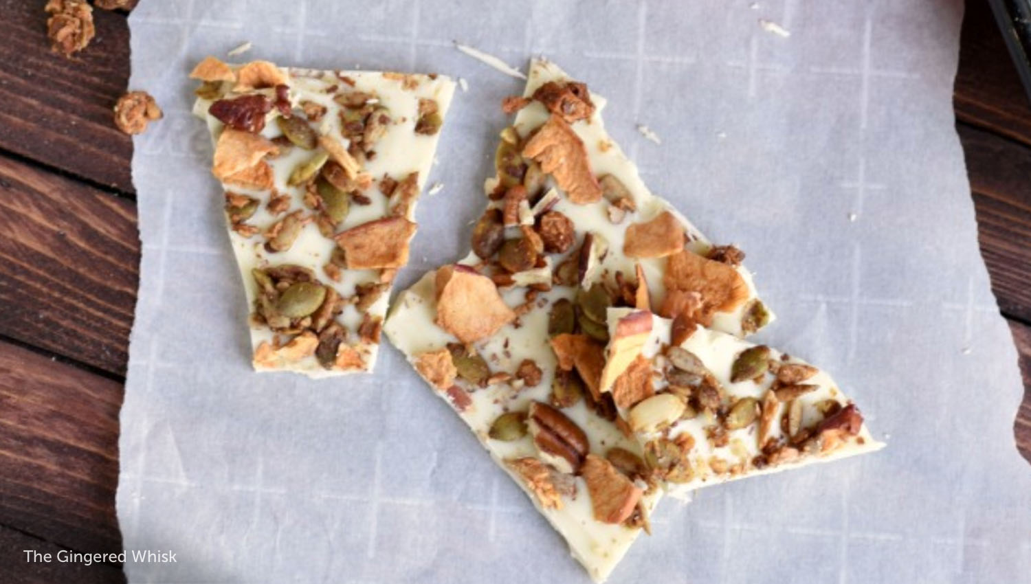 sb-50-thanksgiving-apple-cinnamon-granola-white-chocolate-bark