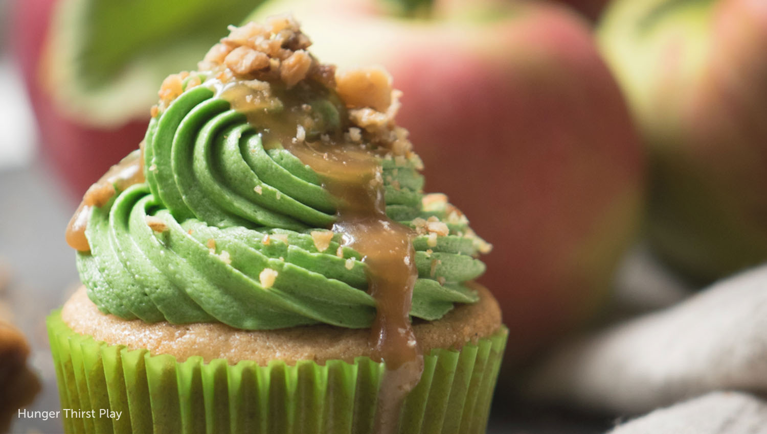 sb-50-thanksgiving-caramel-apple-cider-cupcakes