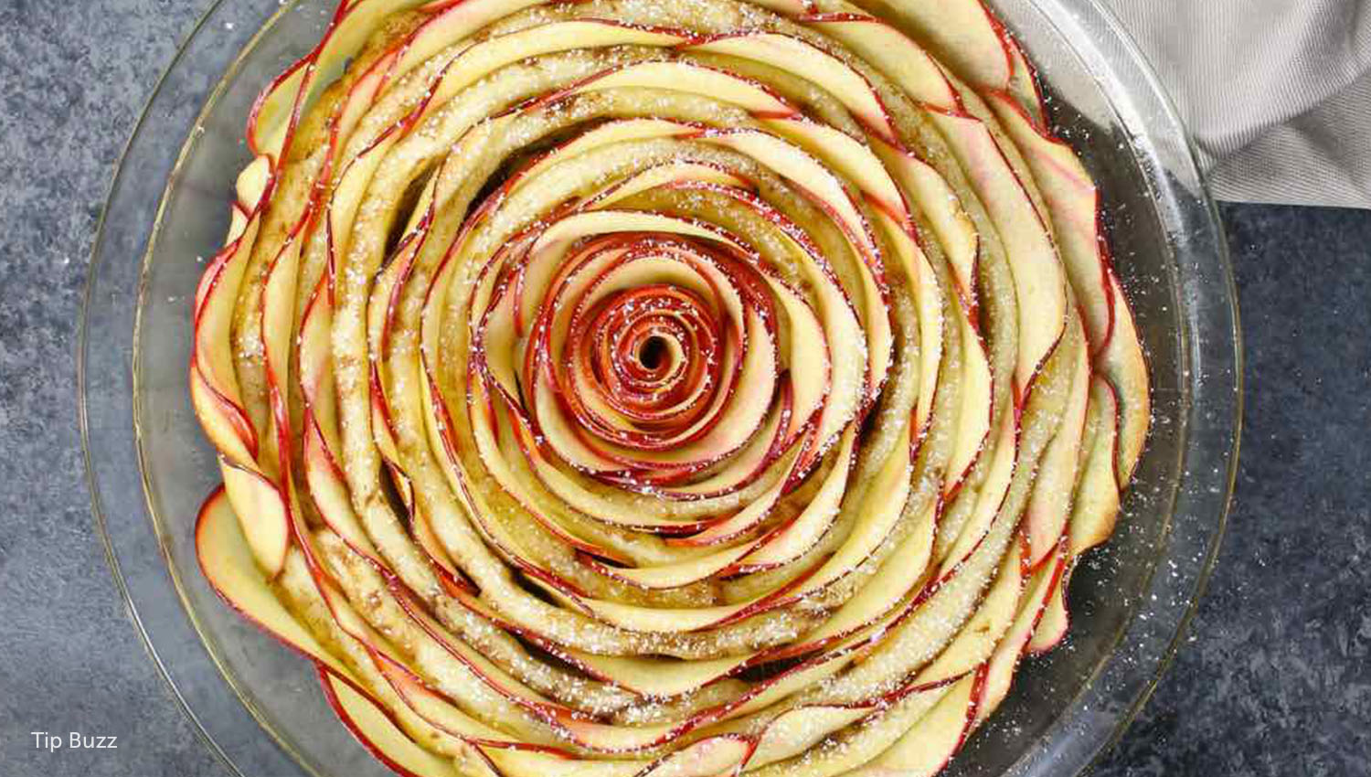 sb-50-thanksgiving-easy-cinnamon-roll-apple-rose-tart