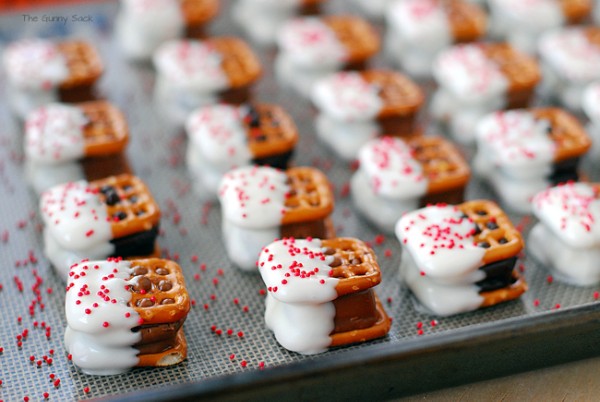candy bar pretzel bites blog