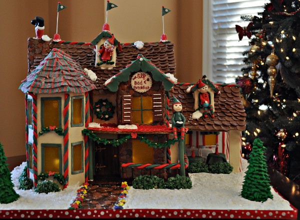 Elf Bed And Breakfast Gingerbread House